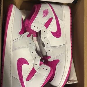 Brand new pink Jordan’s sz 6.5Y